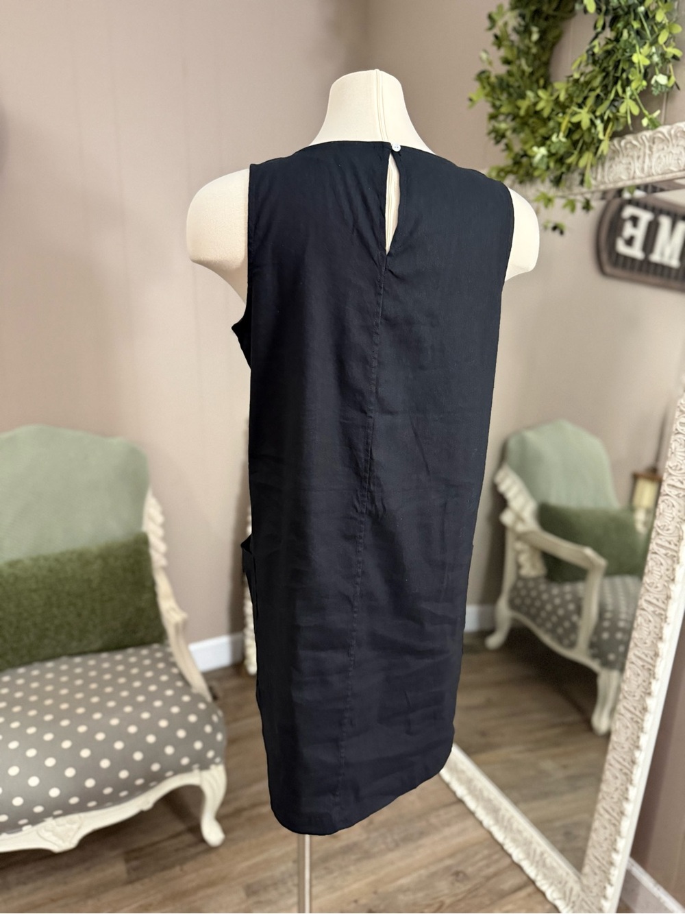 Halston • Linen Blend Sleeveless Shift Dress - Picture 13 of 13